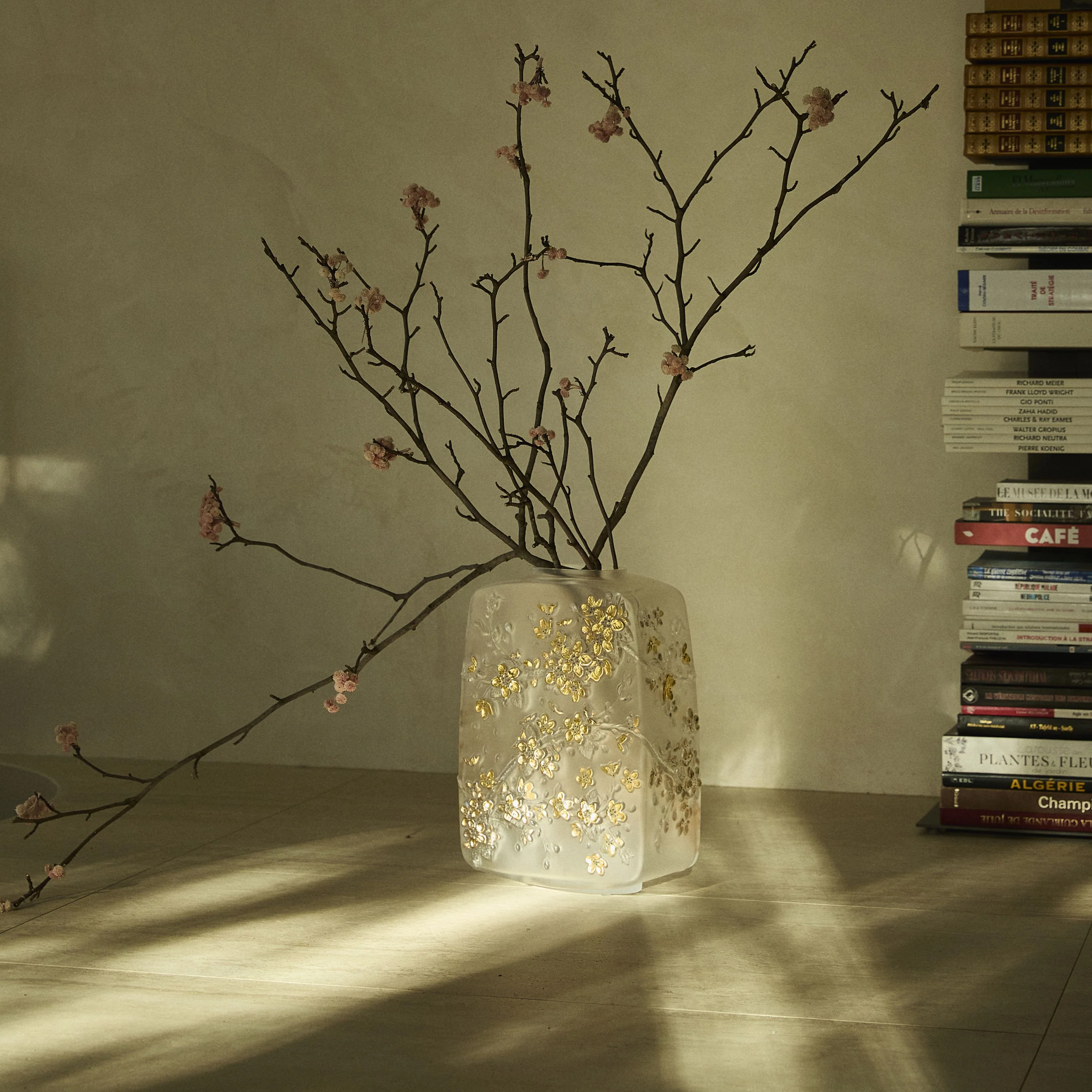 Fleurs de Cerisier Vase - Image 2
