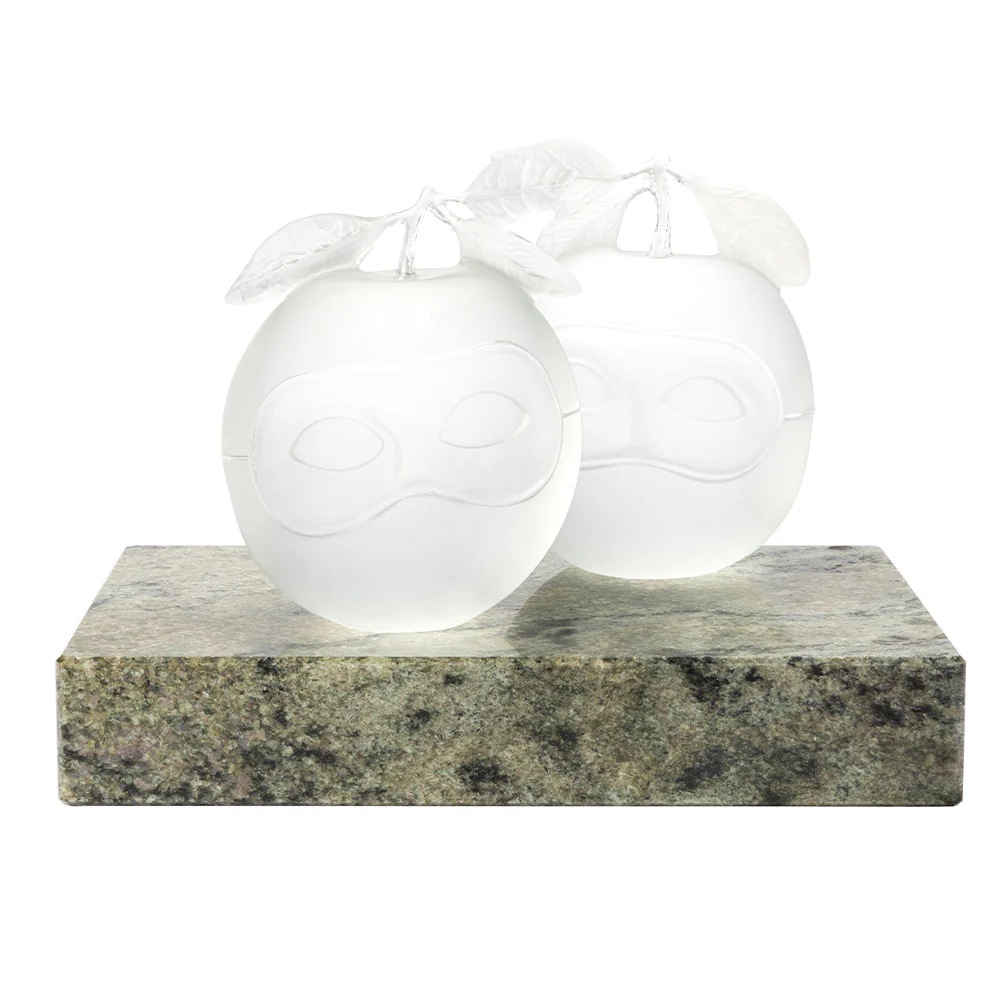 Le Prêtre marié - Right Apple, René Magritte and Lalique, 2023 - Image 3